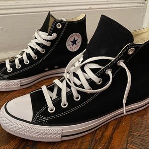 Black Converse size 9 men. Worn once! (Literally)